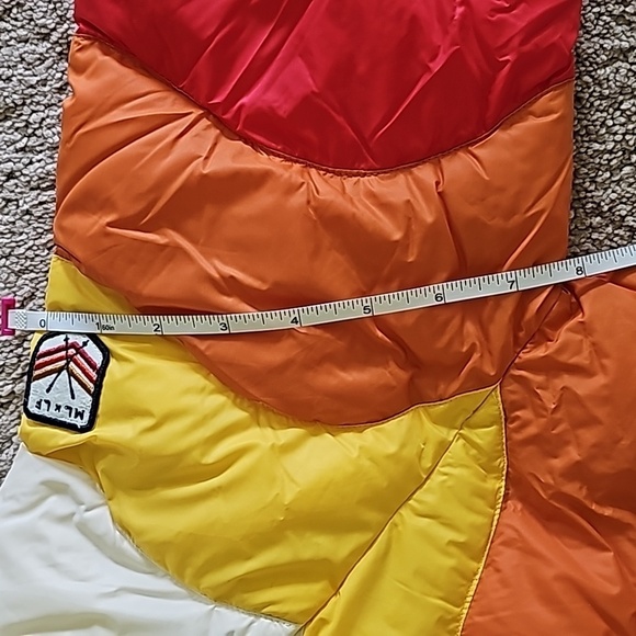 MARINE layer  MLx LF Apres Puffer in Antique White/Multi Colorblock - Picture 11 of 12